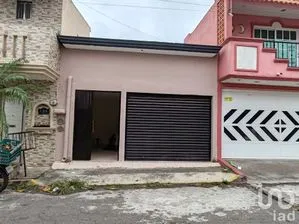 NEX-240981 - Casa en Renta, con 3 recamaras, con 1 baño, con 110 m2 de construcción en Las Palmas, CP 91779, Veracruz de Ignacio de la Llave.
