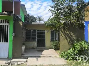 NEX-26565 - Casa en Venta, con 2 recamaras, con 1 baño, con 64 m2 de construcción en 16 de Febrero, CP 91725, Veracruz de Ignacio de la Llave.