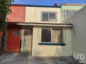 NEX-284030 - Casa en Venta, con 2 recamaras, con 1 baño, con 77 m2 de construcción en Lomas de Río Medio, CP 91809, Veracruz de Ignacio de la Llave.