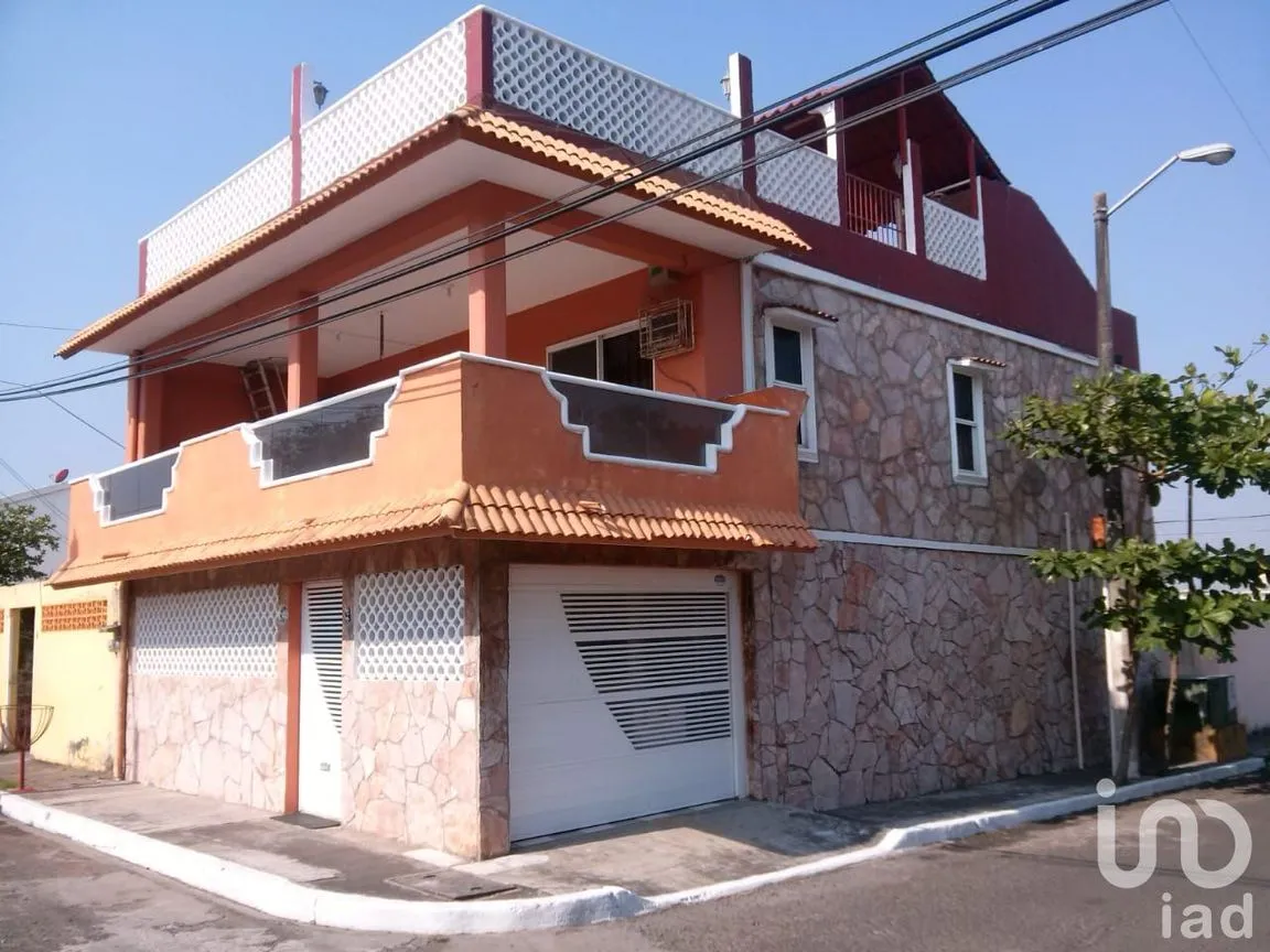Casa en Venta en Coyol Zona D, Veracruz, Veracruz de Ignacio de la Llave | NEX-5092 | iad México | Foto 1 de 16
