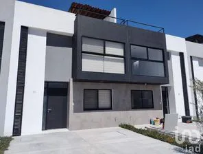 NEX-168129 - Casa en Renta, con 4 recamaras, con 3 baños, con 121 m2 de construcción en Zákia, CP 76269, Querétaro.