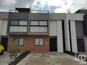 NEX-194120 - Casa en Renta, con 3 recamaras, con 3 baños, con 120 m2 de construcción en Zizana, CP 76269, Querétaro.