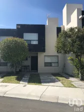 NEX-26648 - Casa en Renta, con 3 recamaras, con 2 baños, con 120 m2 de construcción en Sonterra, CP 76235, Querétaro.