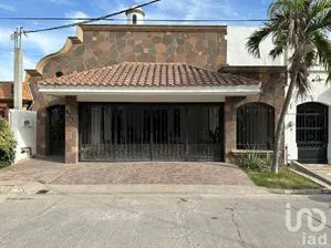 NEX-194887 - Casa en Renta, con 3 recamaras, con 4 baños, con 389 m2 de construcción en Gastelum, CP 81245, Sinaloa.