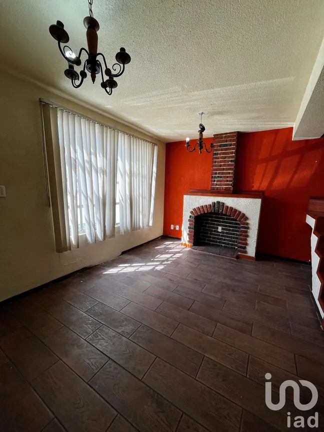 Casa en Venta en Los Sauces V, Toluca, México | NEX-252881 | iad México | Foto 2 de 28