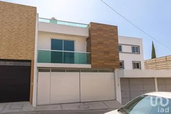 NEX-203059 - Casa en Venta, con 3 recamaras, con 2 baños, con 185 m2 de construcción.