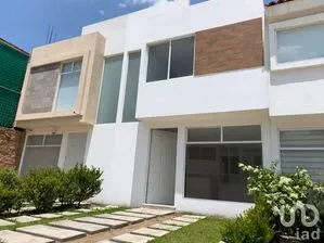 NEX-303763 - Casa en Venta, con 2 recamaras, con 2 baños, con 84 m2 de construcción.