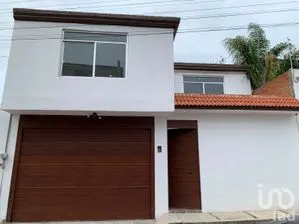 NEX-305981 - Casa en Venta, con 3 recamaras, con 2 baños, con 291 m2 de construcción.