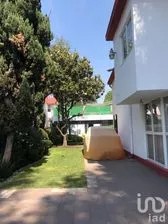 NEX-147491 - Casa en Renta, con 4 recamaras, con 5 baños, con 352 m2 de construcción en Jardines de San Mateo, CP 53240, México.