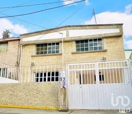 NEX-206807 - Casa en Renta, con 3 recamaras, con 1 baño, con 109 m2 de construcción en Ciudad Satélite, CP 53100, México.