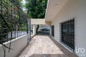 NEX-250633 - Casa en Venta, con 6 recamaras, con 6 baños, con 432 m2 de construcción.