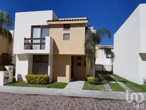 NEX-291669 - Casa en Renta, con 3 recamaras, con 2 baños, con 175 m2 de construcción en Cumbres del Lago, CP 76230, Querétaro.