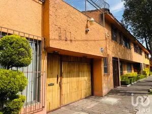 NEX-283534 - Casa en Venta, con 3 recamaras, con 3 baños, con 190 m2 de construcción en San Juan Tepepan, CP 16020, Ciudad de México.