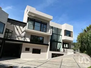 NEX-197432 - Casa en Venta, con 4 recamaras, con 4 baños, con 900 m2 de construcción en Club de Golf Valle Escondido, CP 52937, México.