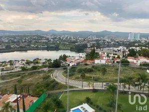 NEX-307841 - Departamento en Renta, con 3 recamaras, con 4 baños, con 254 m2 de construcción.