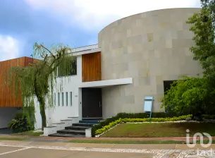 NEX-254255 - Casa en Venta, con 5 recamaras, con 5 baños, con 600 m2 de construcción.
