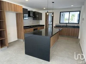 NEX-264618 - Casa en Venta, con 4 recamaras, con 4 baños, con 330 m2 de construcción en Lomas de Angelópolis II, CP 72830, Puebla.