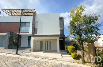 NEX-291294 - Casa en Venta, con 3 recamaras, con 2 baños, con 194 m2 de construcción en San Bernardino Tlaxcalancingo, CP 72820, Puebla.