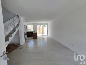 NEX-309252 - Casa en Venta, con 3 recamaras, con 2 baños, con 108 m2 de construcción.