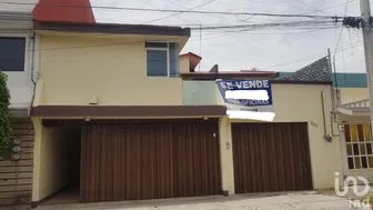 NEX-202787 - Casa en Venta, con 8 recamaras, con 5 baños, con 312 m2 de construcción en Jardines de San Manuel, CP 72570, Puebla.