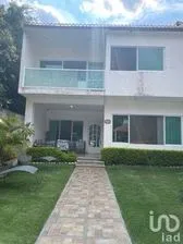 NEX-233483 - Casa en Venta, con 5 recamaras, con 3 baños, con 226 m2 de construcción en Residencial Yautepec, CP 62732, Morelos.