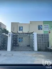 NEX-253413 - Casa en Venta, con 4 recamaras, con 3 baños, con 148 m2 de construcción en Villa Bonita, CP 23434, Baja California Sur.