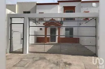 NEX-196663 - Casa en Renta, con 2 recamaras, con 1 baño, con 120 m2 de construcción en Valle Alto, CP 80050, Sinaloa.