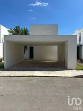 NEX-195025 - Casa en Renta, con 3 recamaras, con 4 baños, con 191 m2 de construcción en Cholul, CP 97305, Yucatán.