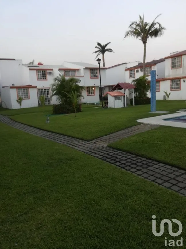 Casa en Venta en Llano Largo, Acapulco de Juárez, Guerrero | NEX-210408 | iad México | Foto 2 de 18