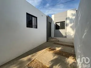 NEX-206845 - Casa en Venta, con 3 recamaras, con 2 baños, con 62 m2 de construcción en Pradera Dorada, CP 82139, Sinaloa.