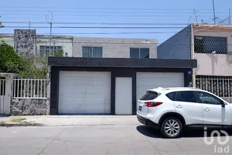 NEX-255415 - Casa en Venta, con 5 recamaras, con 3 baños, con 175 m2 de construcción en 3 Guerras, CP 38080, Guanajuato.