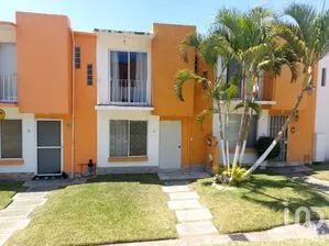 NEX-203108 - Casa en Venta, con 3 recamaras, con 3 baños, con 86 m2 de construcción en Rinconada de Xochitepec, CP 62790, Morelos.