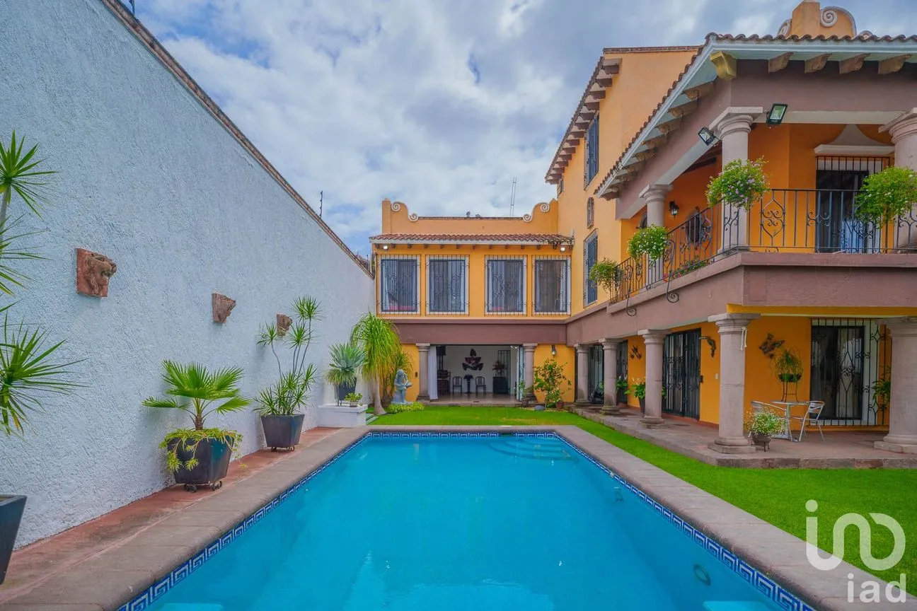 Casa en Venta en Vista Hermosa, Cuernavaca, Morelos | NEX-235156 | iad México | Foto 2 de 10