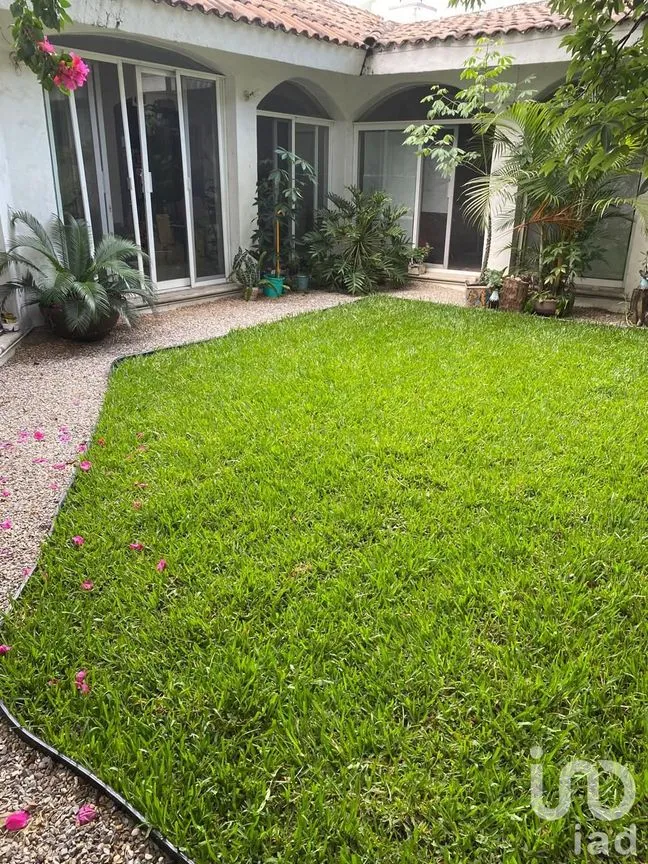 Casa en Venta en Lomas de Cortes, Cuernavaca, Morelos | NEX-245917 | iad México | Foto 2 de 10