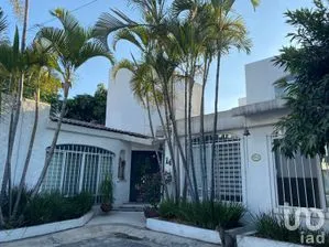 NEX-245917 - Casa en Venta, con 3 recamaras, con 3 baños, con 250 m2 de construcción en Lomas de Cortes, CP 62248, Morelos.