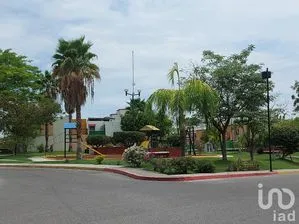 NEX-250528 - Casa en Renta, con 2 recamaras, con 1 baño, con 120 m2 de construcción en Paseos de Xochitepec, CP 62796, Morelos.