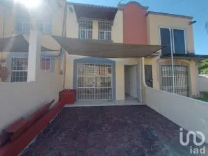 NEX-287456 - Casa en Venta, con 3 recamaras, con 1 baño, con 68 m2 de construcción.