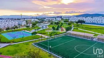 NEX-297454 - Departamento en Renta, con 3 recamaras, con 2 baños, con 98 m2 de construcción.