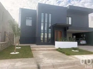 NEX-242589 - Casa en Venta, con 3 recamaras, con 5 baños, con 549 m2 de construcción en Misión de los Lagos, CP 32668, Chihuahua.