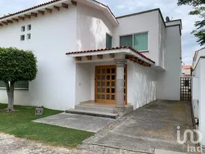 NEX-195108 - Casa en Venta, con 3 recamaras, con 4 baños, con 504 m2 de construcción en Kloster Sumiya, CP 62563, Morelos.