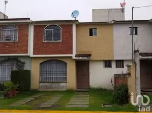 NEX-205863 - Casa en Venta, con 3 recamaras, con 1 baño, con 110 m2 de construcción en El Porvenir, CP 51355, México.