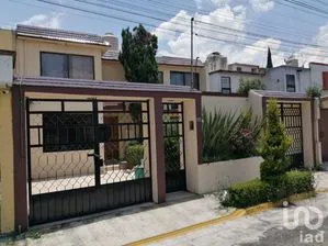 NEX-205865 - Casa en Renta, con 3 recamaras, con 1 baño, con 180 m2 de construcción en Casa Blanca, CP 52175, México.
