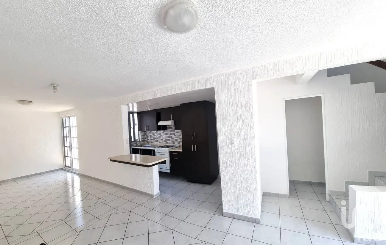 Casa en Venta en Jardines de la Hacienda, Querétaro, Querétaro | NEX-243186 | iad México | Foto 2 de 3