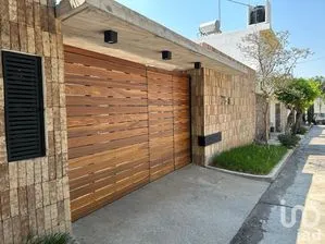 NEX-204615 - Casa en Venta, con 3 recamaras, con 2 baños, con 172 m2 de construcción en Prados de Cuernavaca, CP 62239, Morelos.