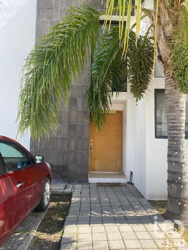 Casa en Venta en Juriquilla Santa Fe, Querétaro, Querétaro | NEX-256146 | iad México | Foto 2 de 9