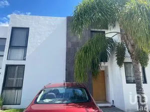 NEX-256146 - Casa en Venta, con 3 recamaras, con 2 baños, con 150 m2 de construcción.