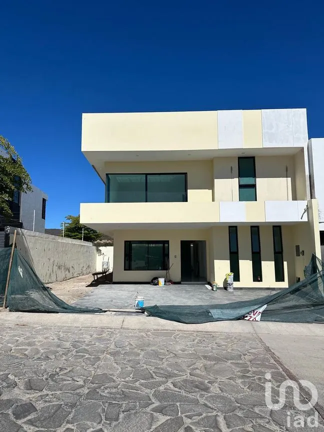 Casa en Venta en Los Robles, Zapopan, Jalisco | NEX-265820 | iad México | Foto 1 de 13