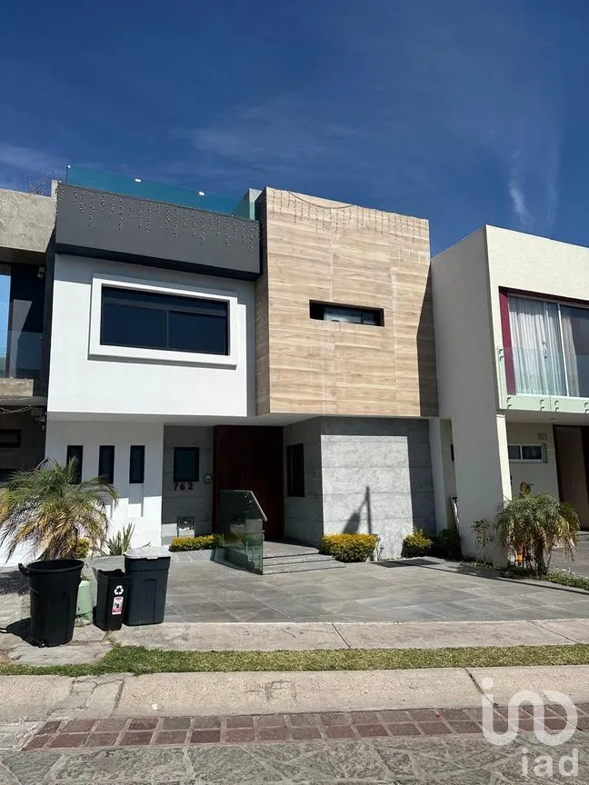 Casa en Venta en La Rioja, Tlajomulco de Zúñiga, Jalisco | NEX-286780 | iad México | Foto 1 de 12