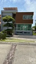 NEX-295837 - Casa en Venta, con 4 recamaras, con 3 baños, con 273 m2 de construcción en El Manantial, CP 45645, Jalisco.