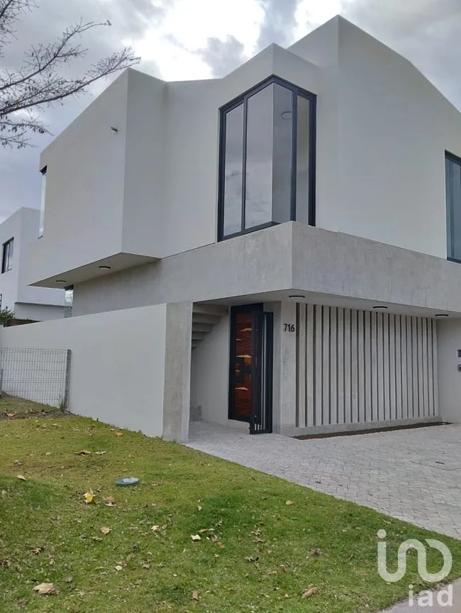Casa en Venta en Adamar, Tlajomulco de Zúñiga, Jalisco | NEX-298860 | iad México | Foto 1 de 16